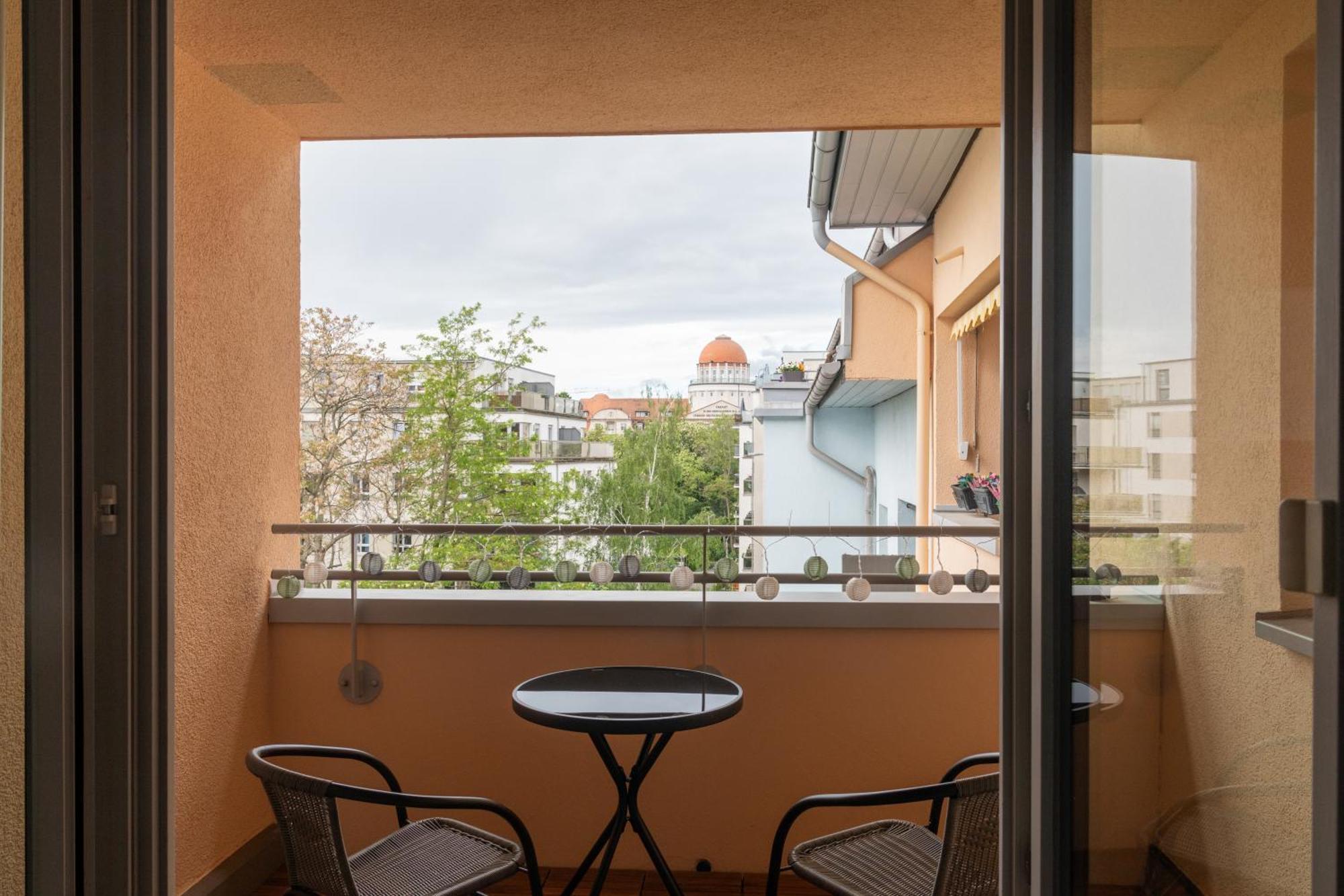 Home Shanti - Studio, Suedvorstadt, Balkon, Tv Leipzig Exteriör bild